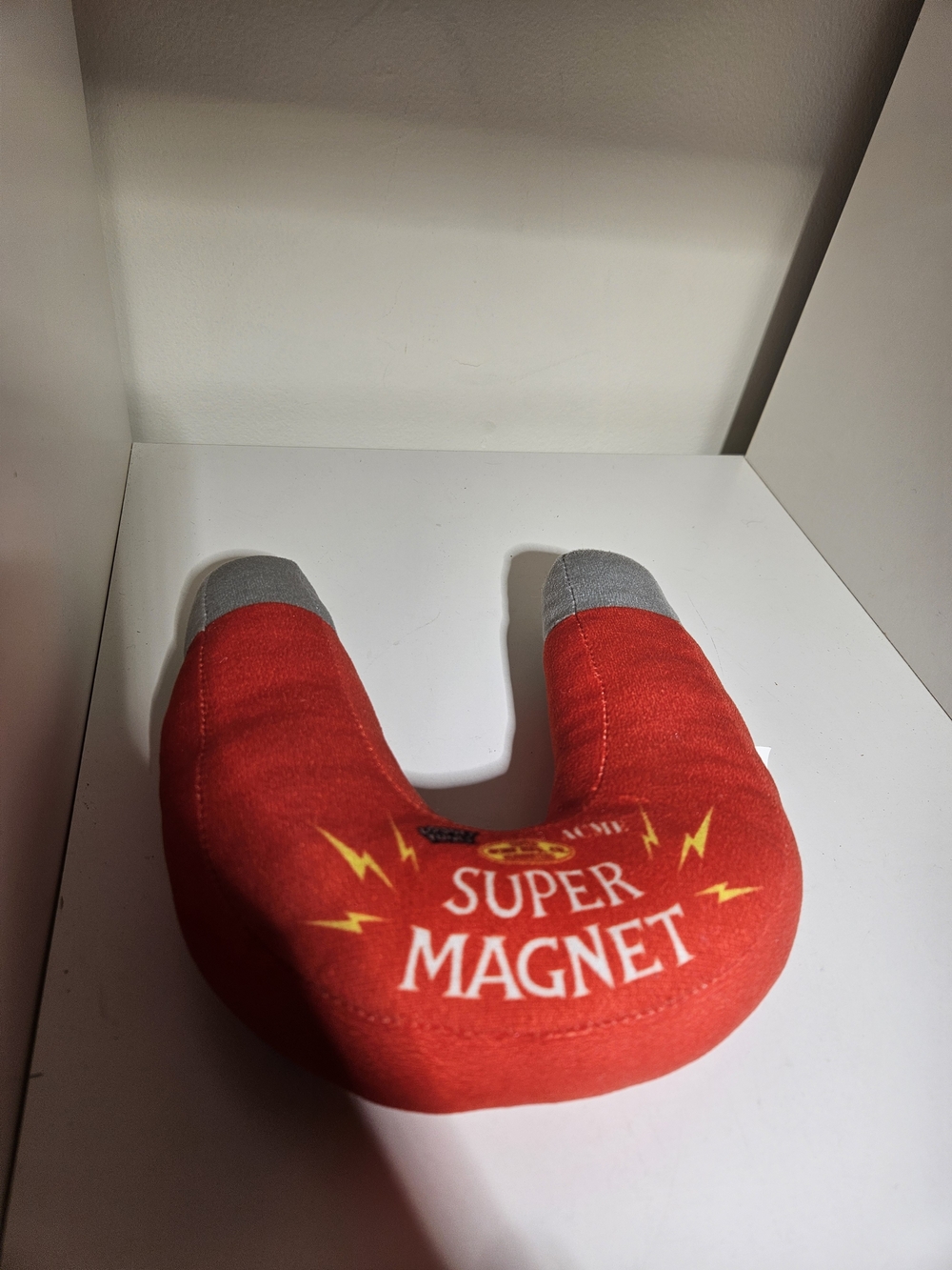 ACME Red Plush U-Shaped 'Super Magnet' Stuffed Toy Looney Tunes